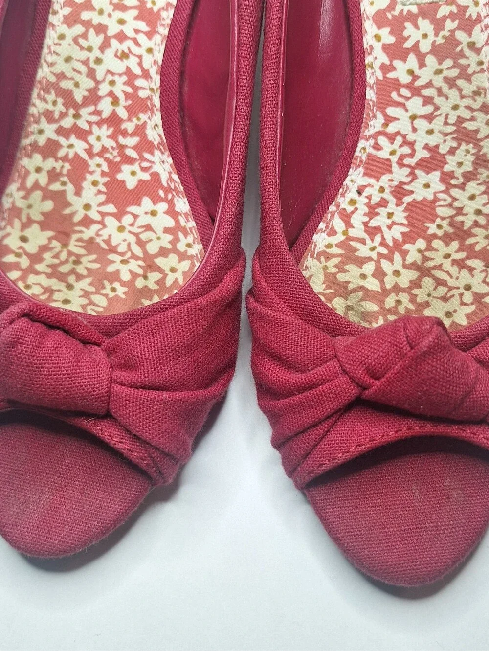American Eagle Women Red Canvas Peep Open Toe Bow Shoe Size 6.5M